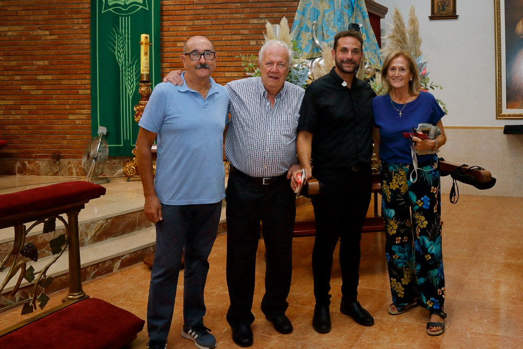 Presidente de la Cofradía y e nuevo párroco Ángel Molina